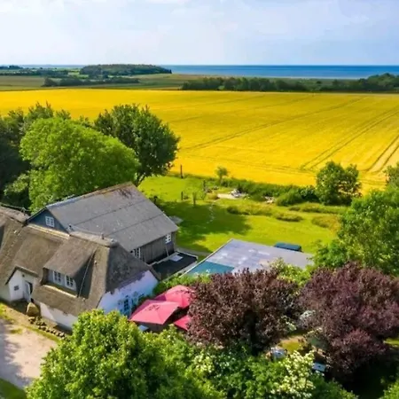 Föhrzeit 2 Klein Und Fein Mit Terrasse, Friesisch Gemütlich Borgsum